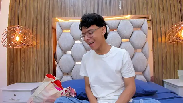 adams_bobby webcam show
