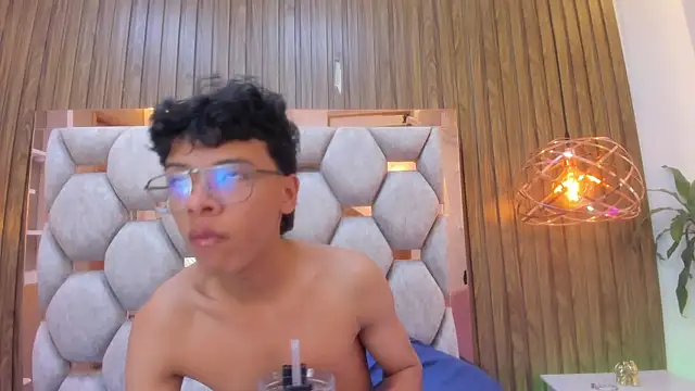 Вебкам-шоу adams_bobby