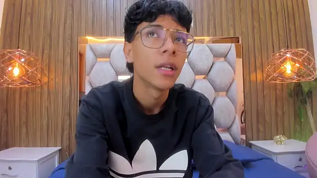 Show de adams_bobby na webcam