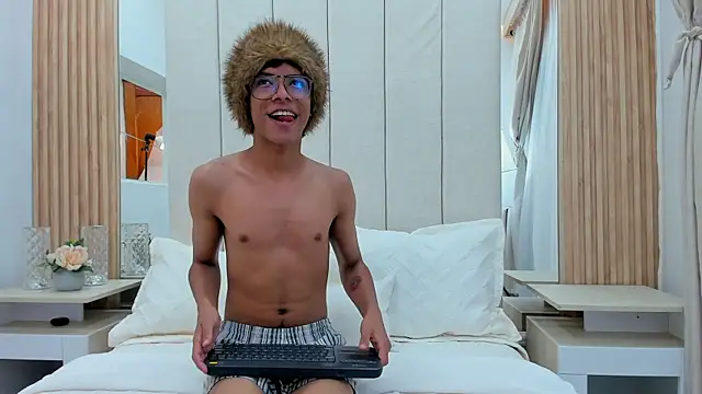 adams_bobby Show in webcam