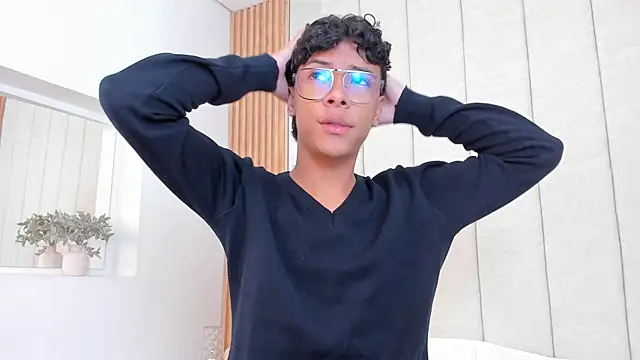 عرض كام adams_bobby