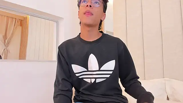 Webkamerová show adams_bobby