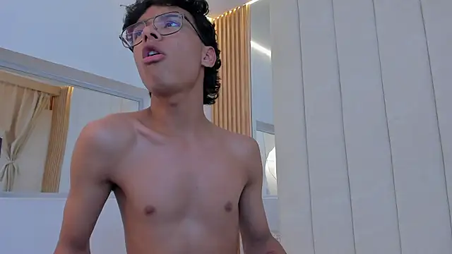 adams_bobby 网络视讯表演