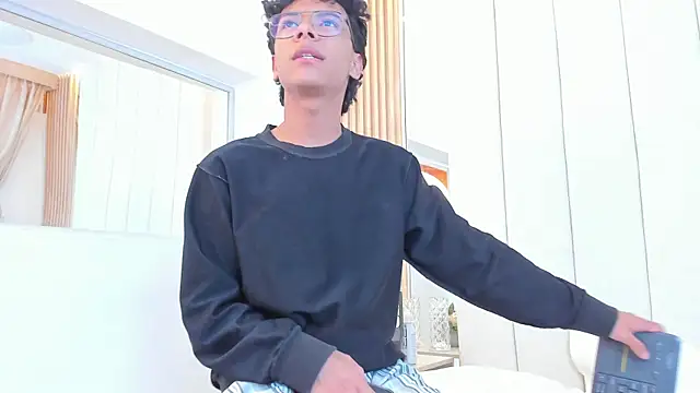 adams_bobby Шоу с уебкамера