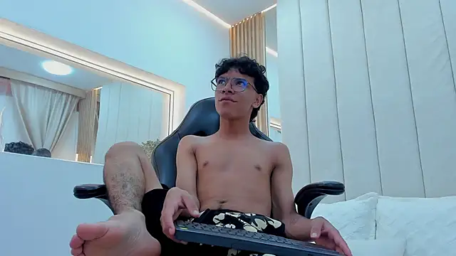 adams_bobby Show Webcam