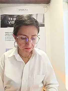 Valentina--1's Live XXX Chat