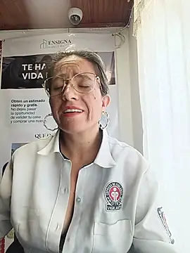 Valentina--1n Live XXX chat