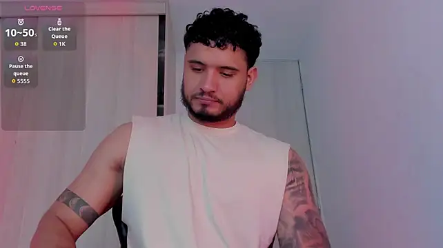 Show modela AUSTINN_TORRES na web-kameri