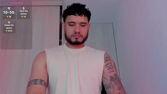 Show modela AUSTINN_TORRES na web-kameri