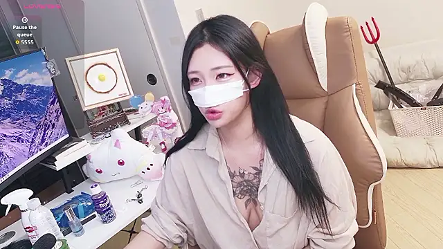 Milk_Sola Pertunjukan Webcam