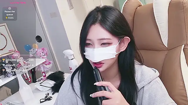Milk_Sola webcam show
