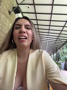 sarah_honey__'s Webcam Show