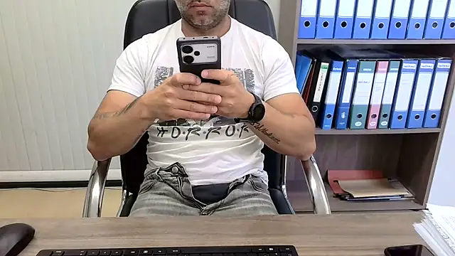 Evasionee Adlı Modelin Web Kamerası Şovu
