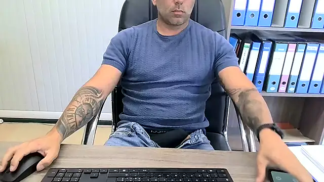 Evasionee Show in webcam