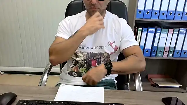 Evasionee Adlı Modelin Web Kamerası Şovu
