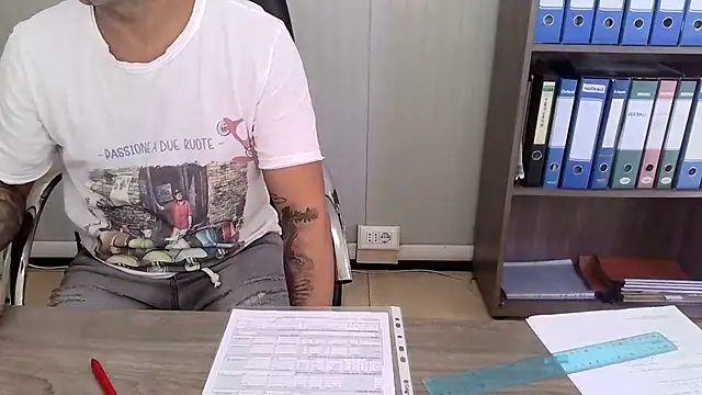 Evasionee 网络视讯表演