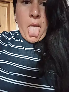 Clara_Arg Show in webcam