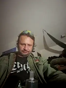 Fuckboyguyman: διαδικτυακό σόου στην κάμερα