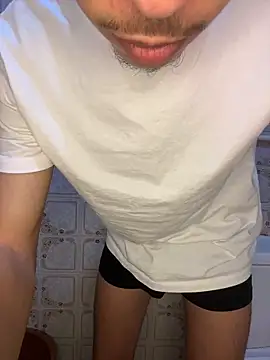 The_moroccan_monster: διαδικτυακό σόου στην κάμερα