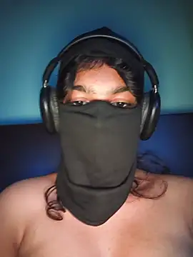 Show modela MalluSis na web-kameri