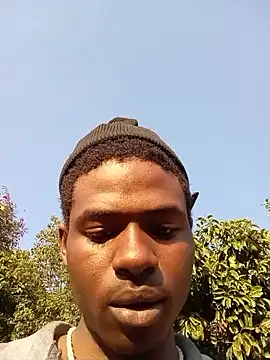 Show modela younggblackkCOCK19 na web-kameri