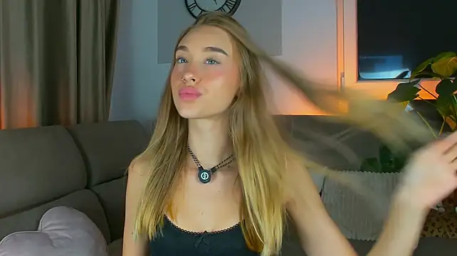 SugarSkye's Live XXX Chat