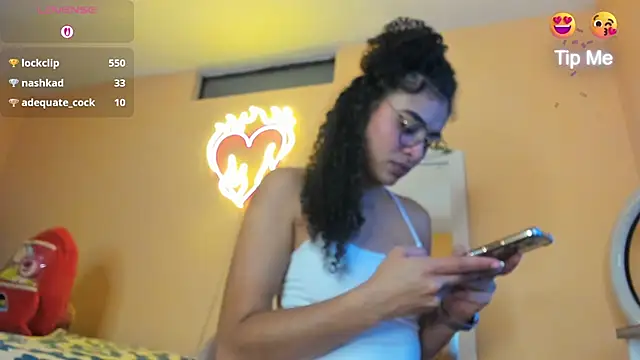 Chat +18 de Keniia_rizz ao vivo
