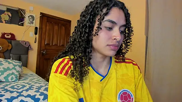 Czat XXX na żywo – Keniia_rizz