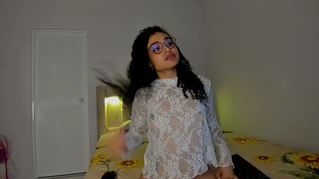 Show modela Keniia_rizz na web-kameri
