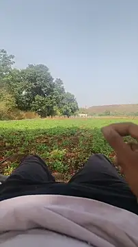 Risky_men: διαδικτυακό σόου στην κάμερα