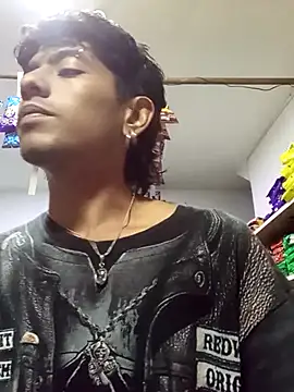SkinniYamo's Webcam Show