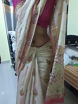 Cuteteluguammmaie 现场XXX聊天