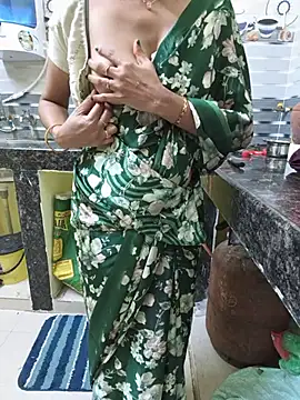 Cuteteluguammmaie 现场XXX聊天
