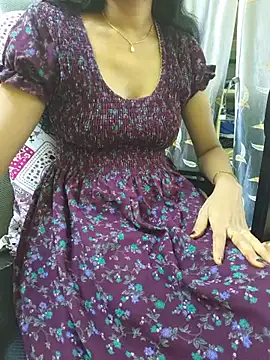 Cuteteluguammmaie Adlı Modelin Canlı XXX Sohbeti