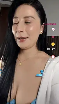 Emma_Hotkiss 现场XXX聊天
