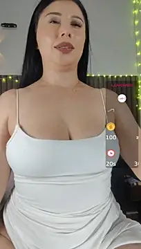 Emma_Hotkiss' Webcam Show