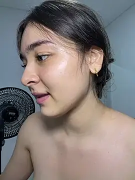 Valentina_ro Adlı Modelin Canlı XXX Sohbeti