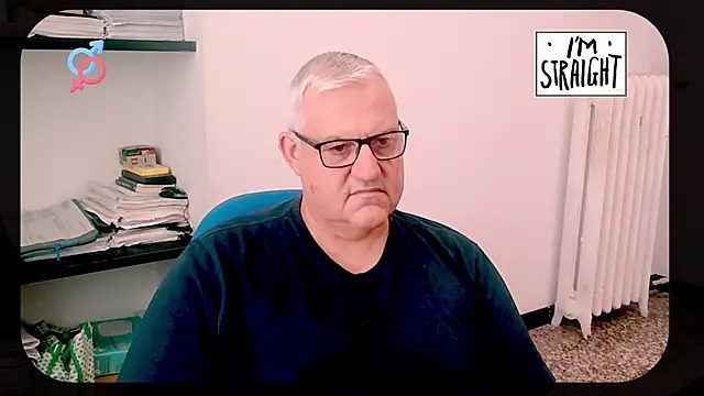 Sailor_71: διαδικτυακό σόου στην κάμερα