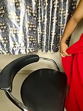 Pokazy przed kamerką – Shreya8999