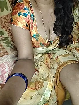 Shreya8999's Webcam Show