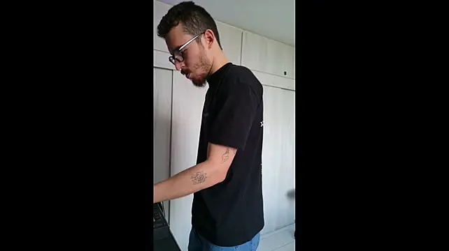 J-Moon Webbikameraesitys