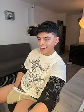 aronnhidden Webcam Show