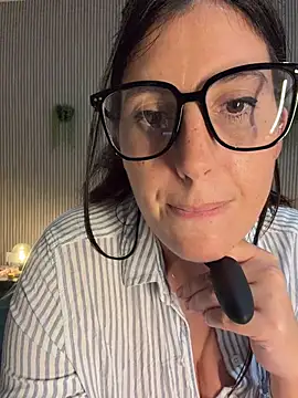 MysteryGirl__n Webbikameraesitys