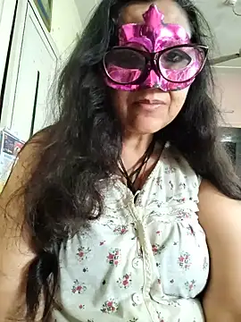 LOVE__RANIn Webbikameraesitys