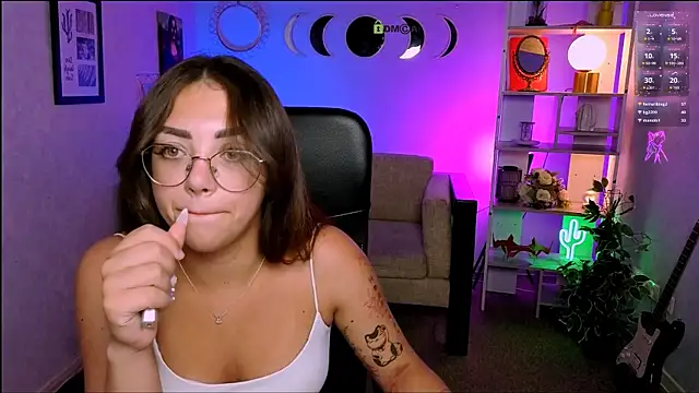 Show modela isabel_wave na web-kameri
