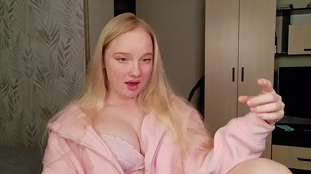 Shawty_Mia 网络视讯表演