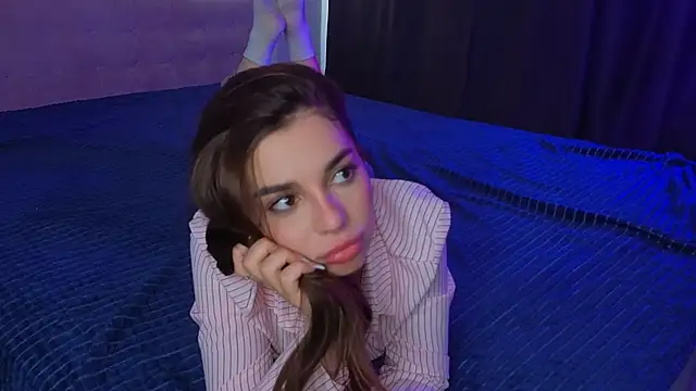 LauraHansil Chat XXX in diretta