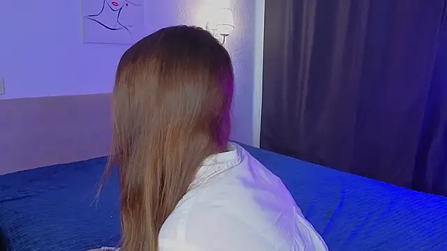 LauraHansil Chat XXX in diretta