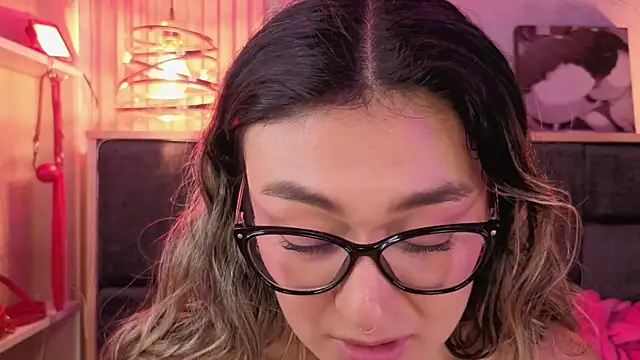 Im-Lola 网络视讯表演