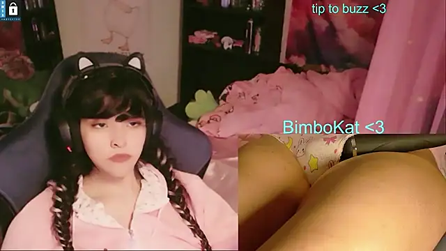 Show modela BimboCat na web-kameri
